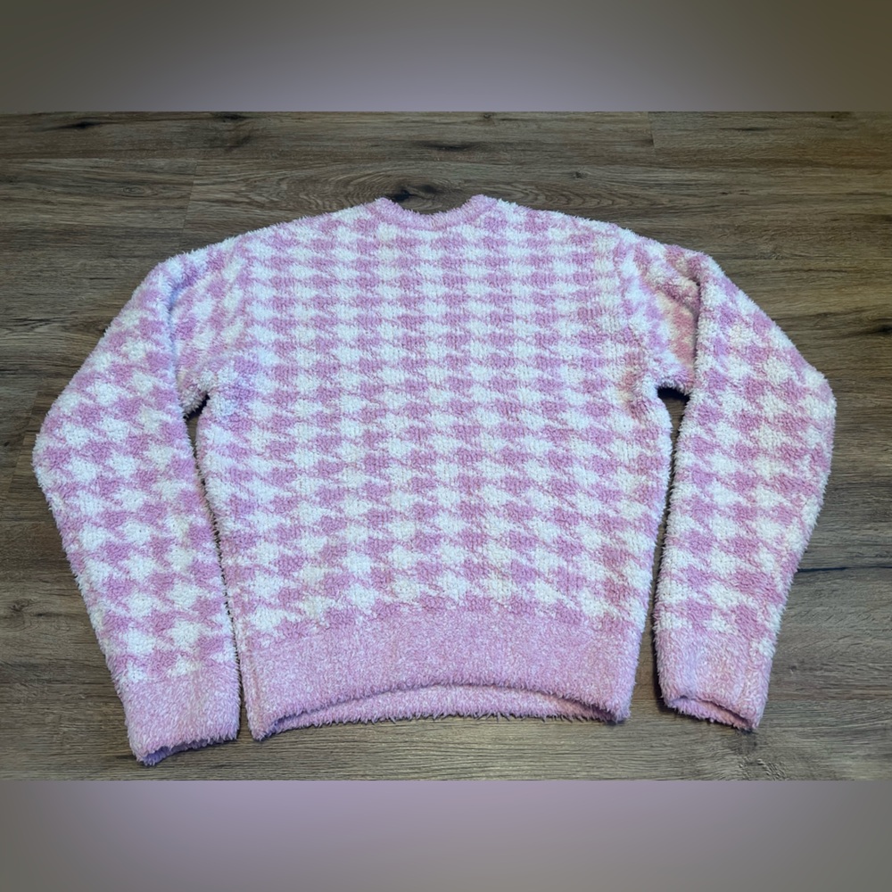 SKIMS Pink and White Pajama Set - Picture 9 of 15